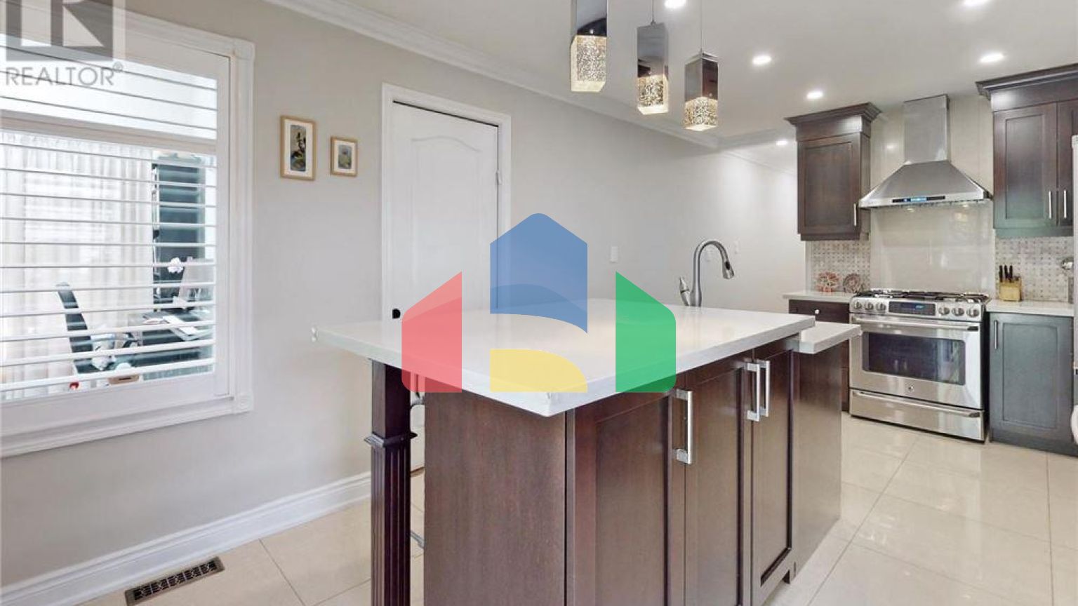 Residential - Single Family Home - Richmond Hill, Canada - Canada