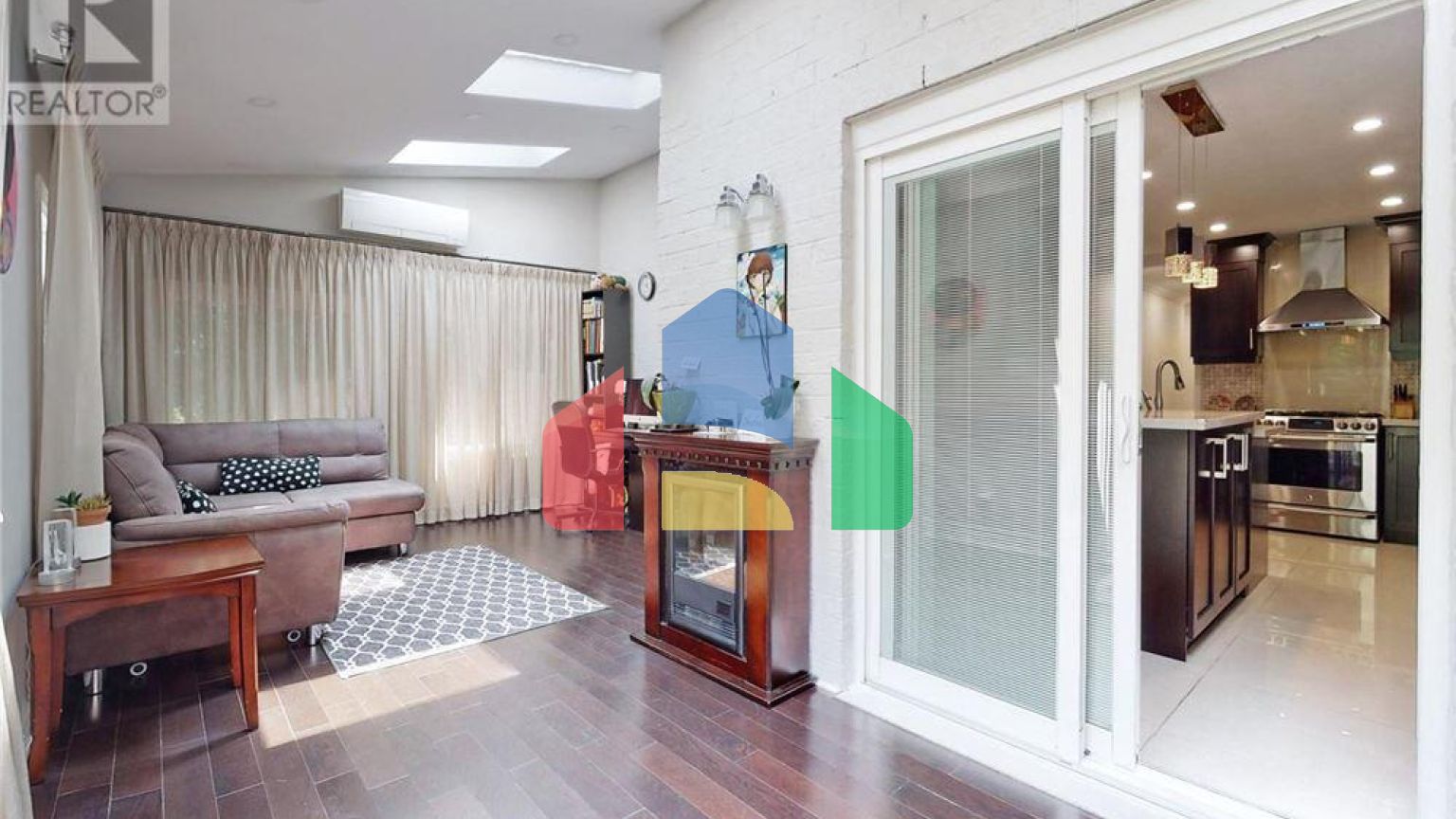 Residential - Single Family Home - Richmond Hill, Canada - Canada