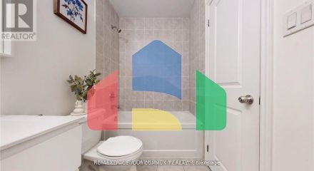 Residential - Single Family Home - Richmond Hill, Canada - Canada