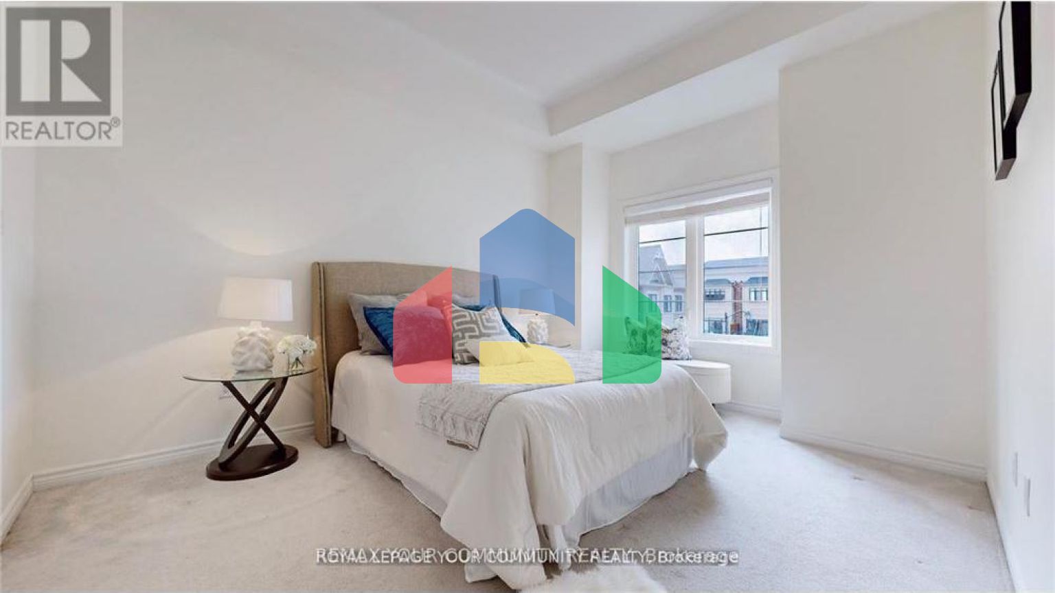 Residential - Single Family Home - Richmond Hill, Canada - Canada