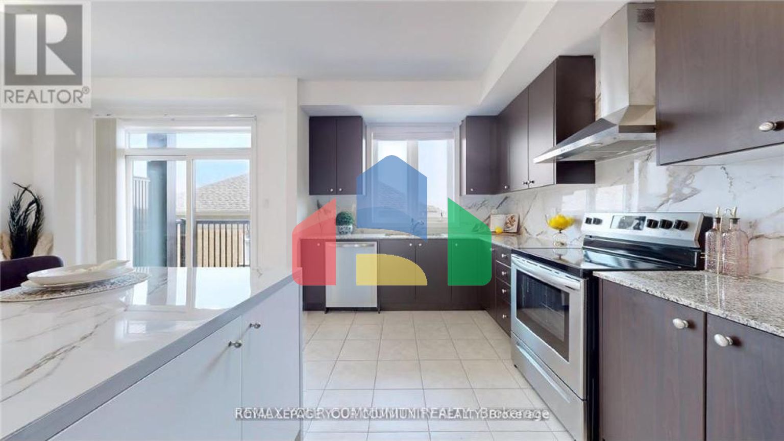 Residential - Single Family Home - Richmond Hill, Canada - Canada