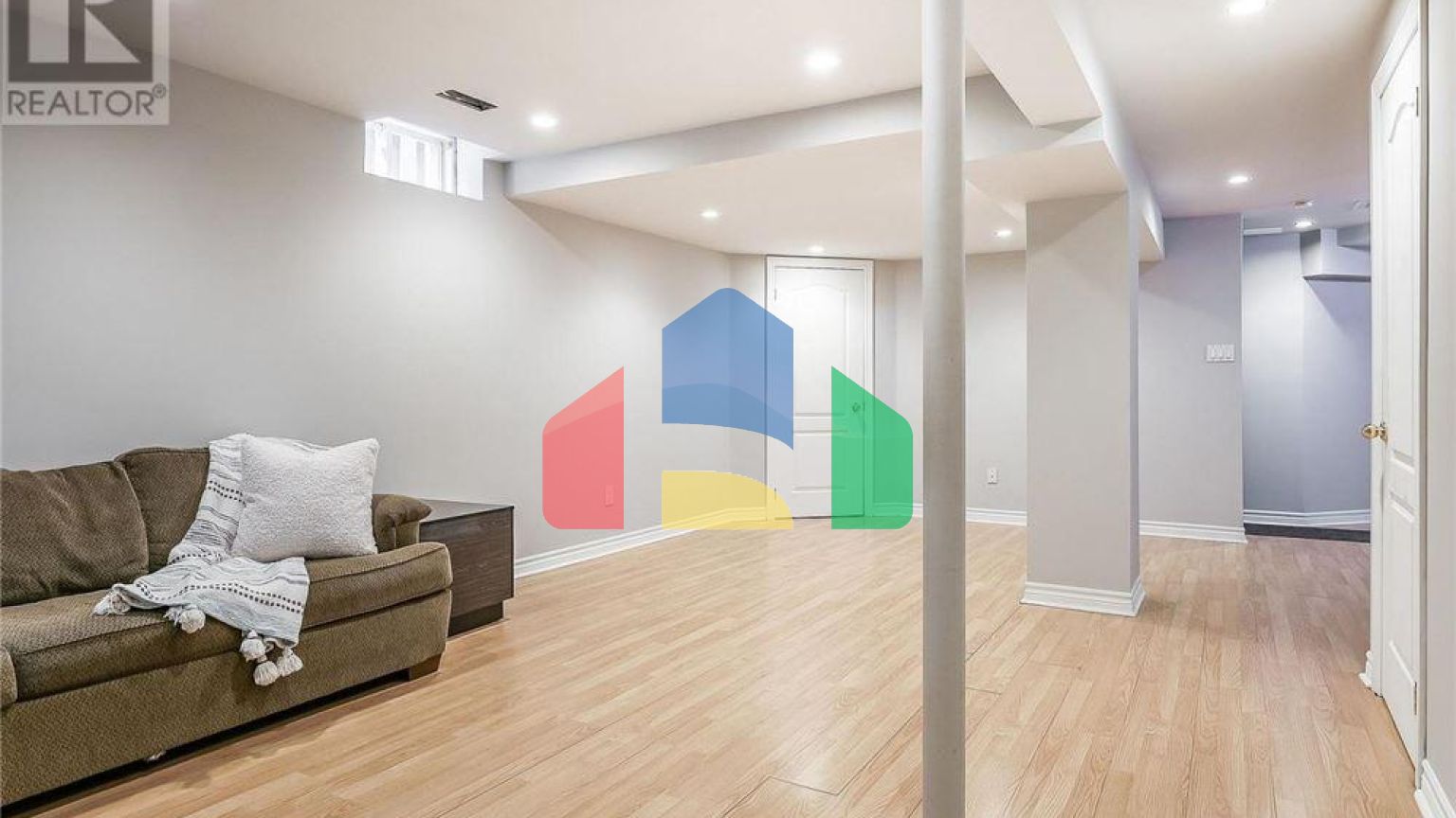 Residential - Single Family Home - Richmond Hill, Canada - Canada