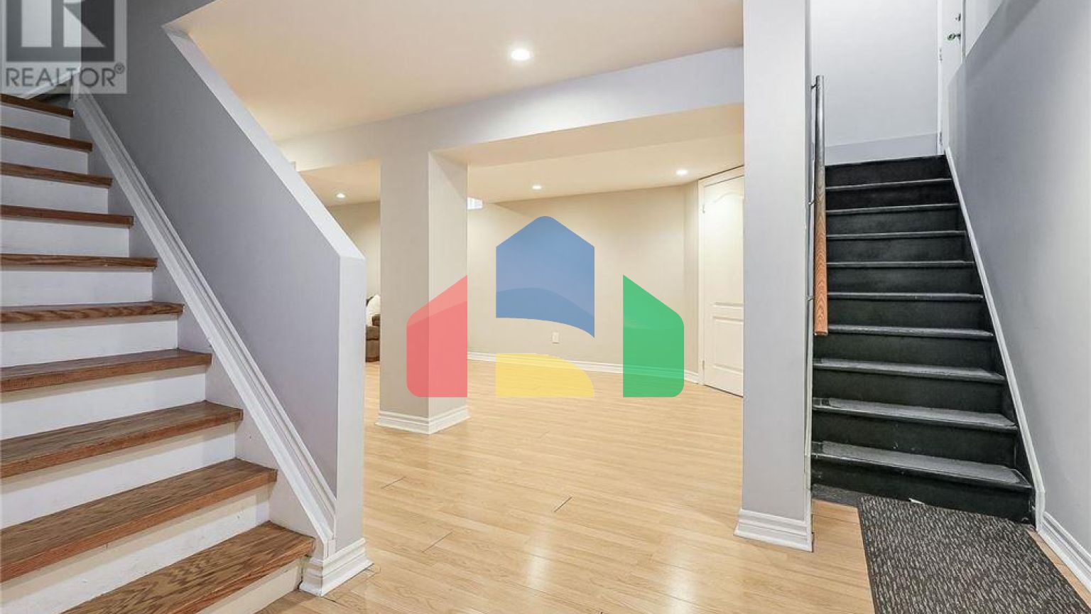 Residential - Single Family Home - Richmond Hill, Canada - Canada