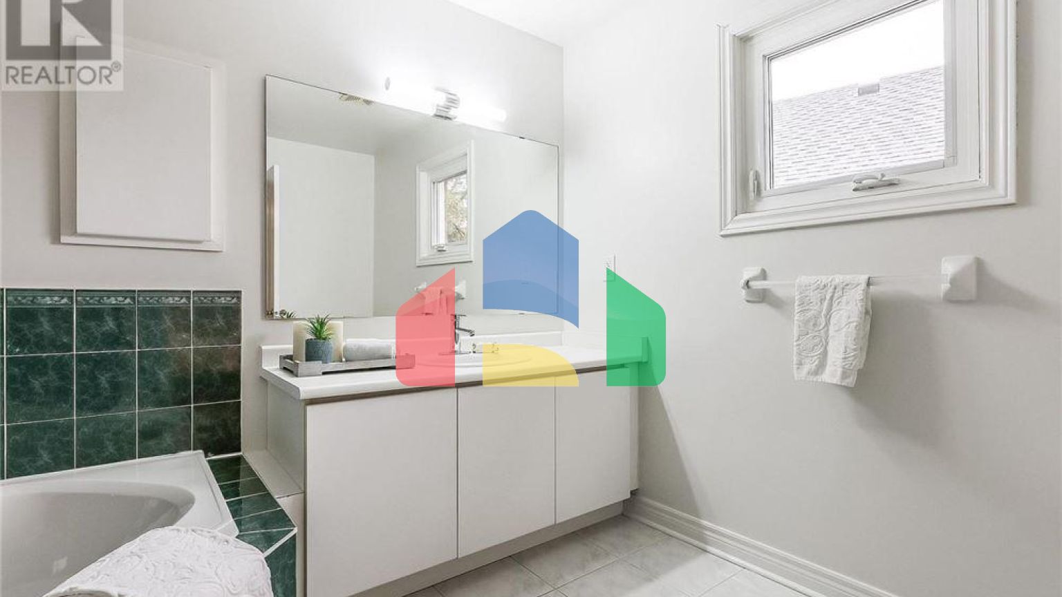 Residential - Single Family Home - Richmond Hill, Canada - Canada