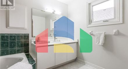 Residential - Single Family Home - Richmond Hill, Canada - Canada