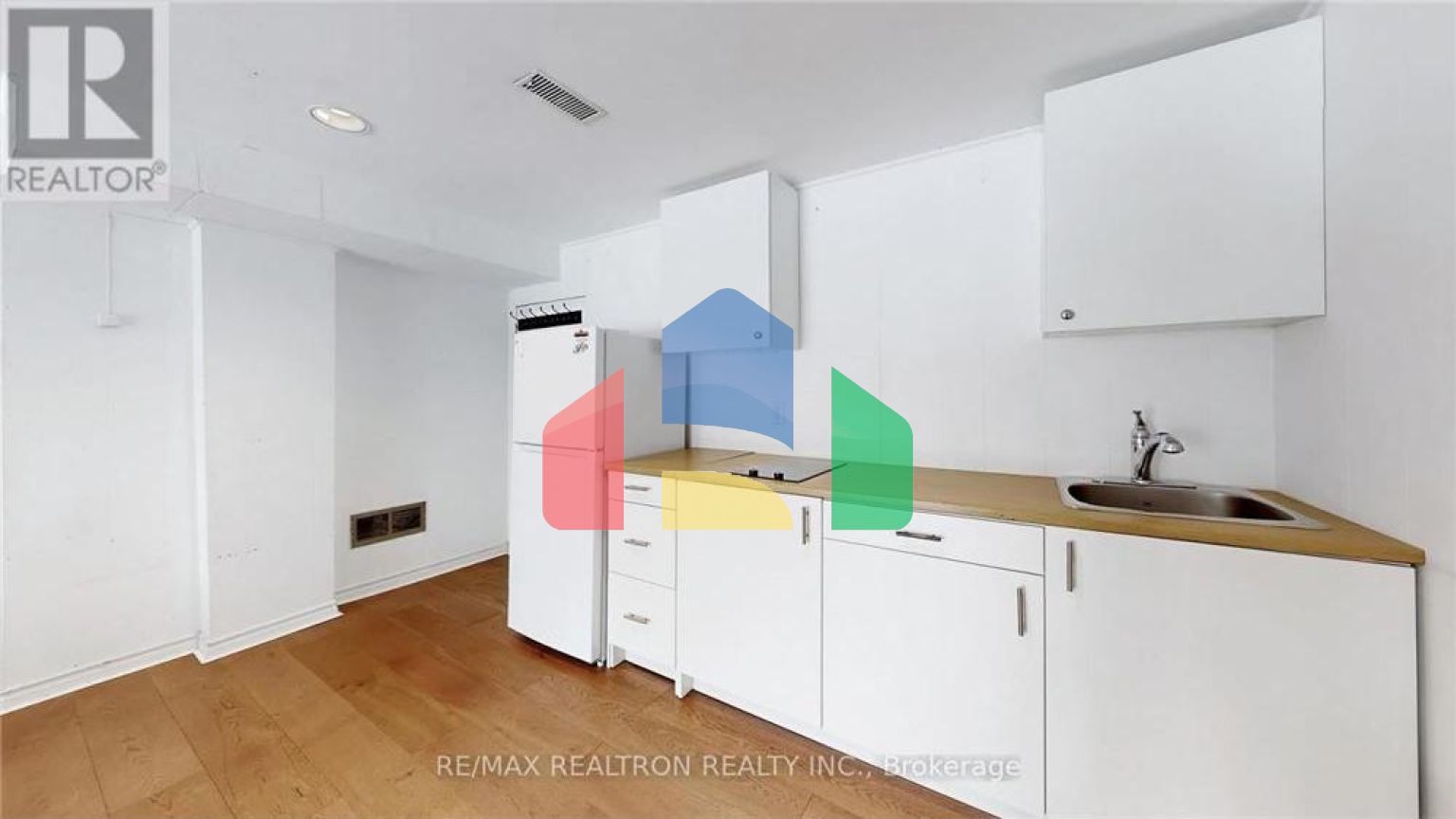 Residential - Single Family Home - Richmond Hill, Canada - Canada