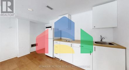 Residential - Single Family Home - Richmond Hill, Canada - Canada