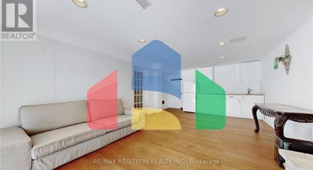 Residential - Single Family Home - Richmond Hill, Canada - Canada