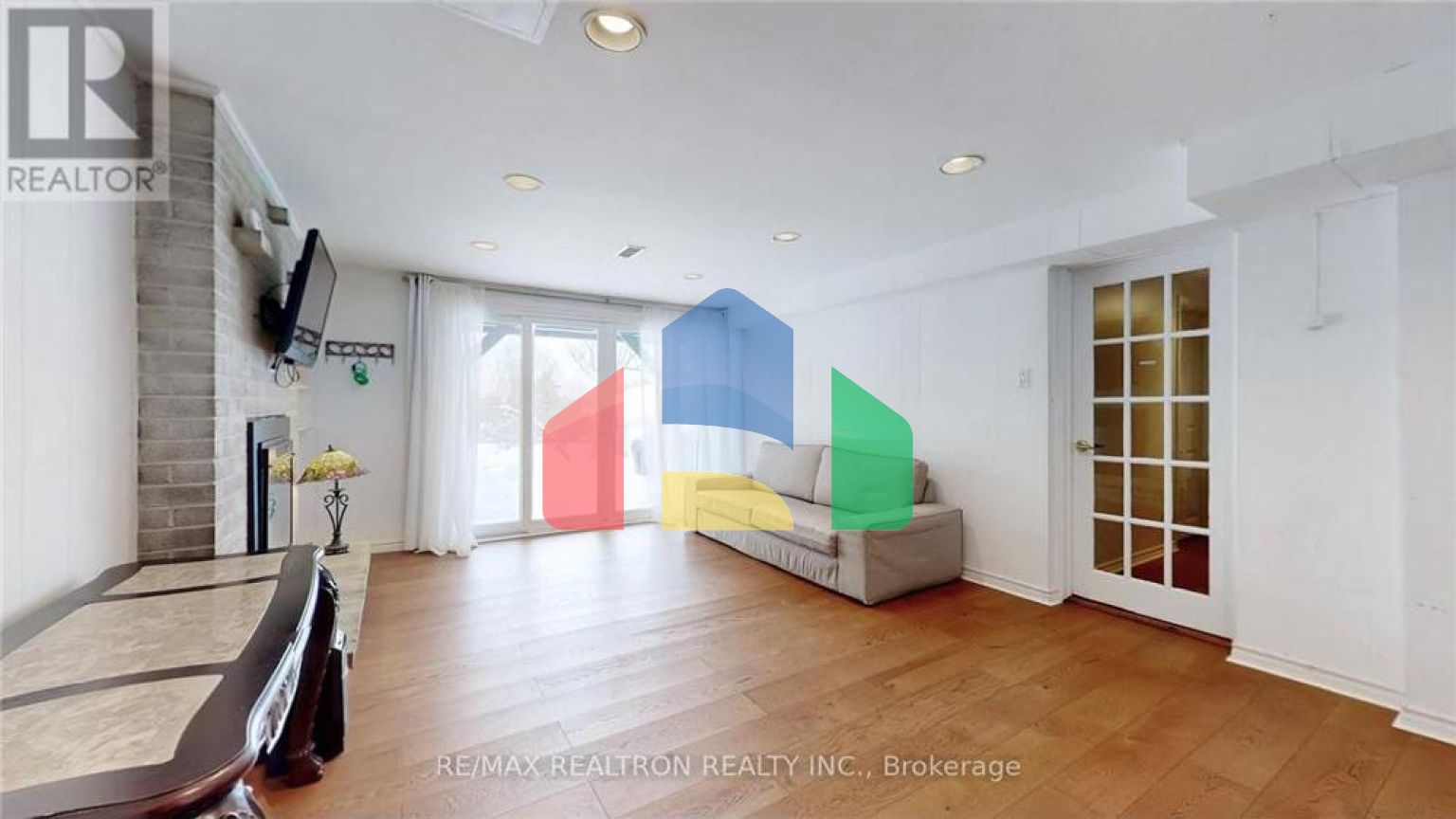 Residential - Single Family Home - Richmond Hill, Canada - Canada