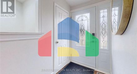 Residential - Single Family Home - Richmond Hill, Canada - Canada