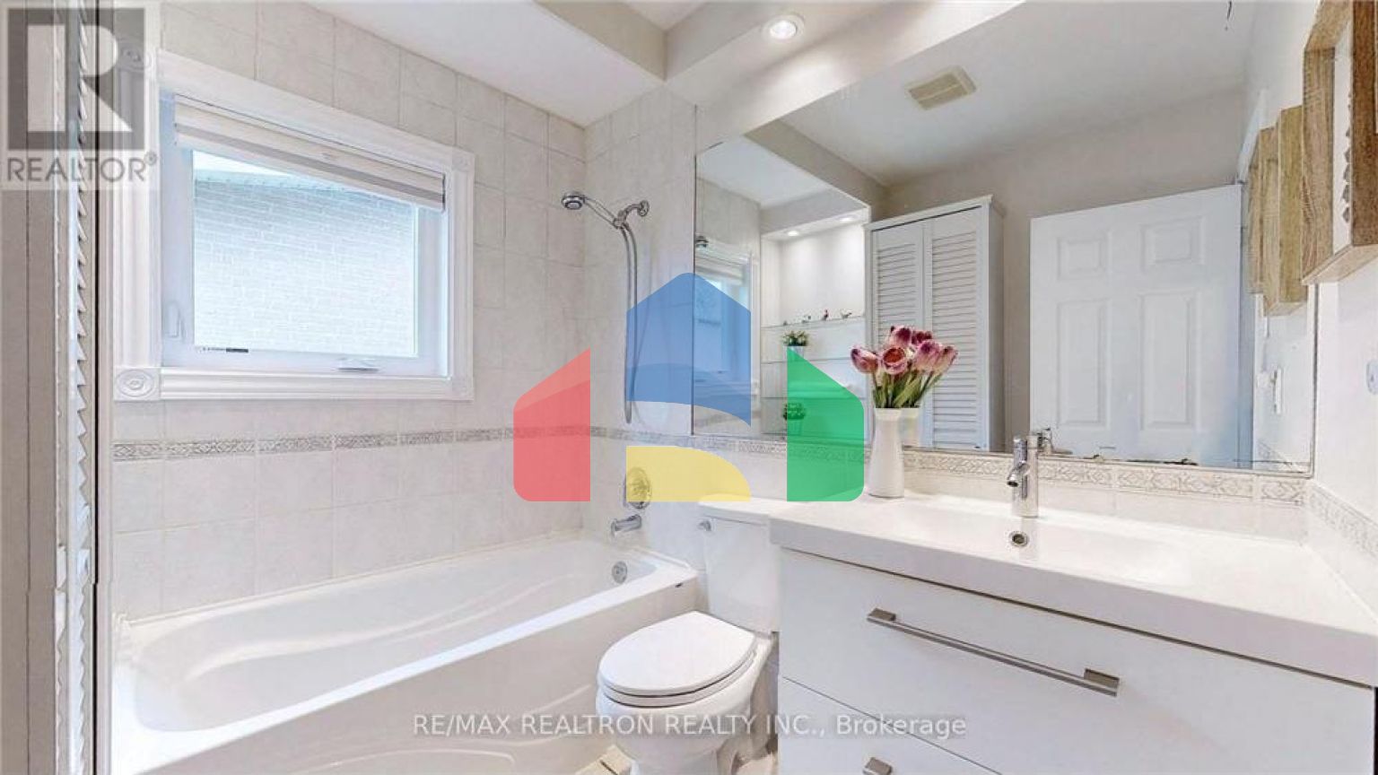 Residential - Single Family Home - Richmond Hill, Canada - Canada