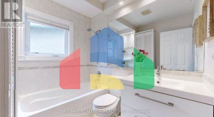 Residential - Single Family Home - Richmond Hill, Canada - Canada