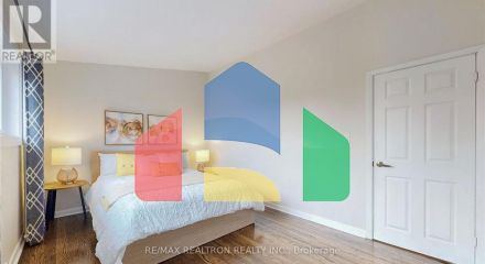 Residential - Single Family Home - Richmond Hill, Canada - Canada