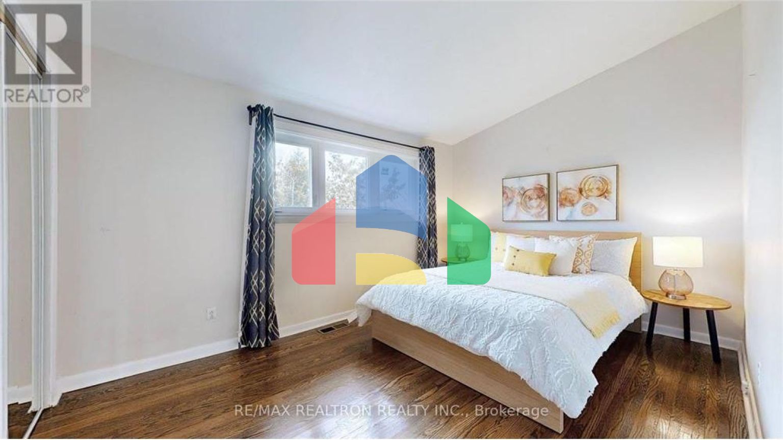 Residential - Single Family Home - Richmond Hill, Canada - Canada