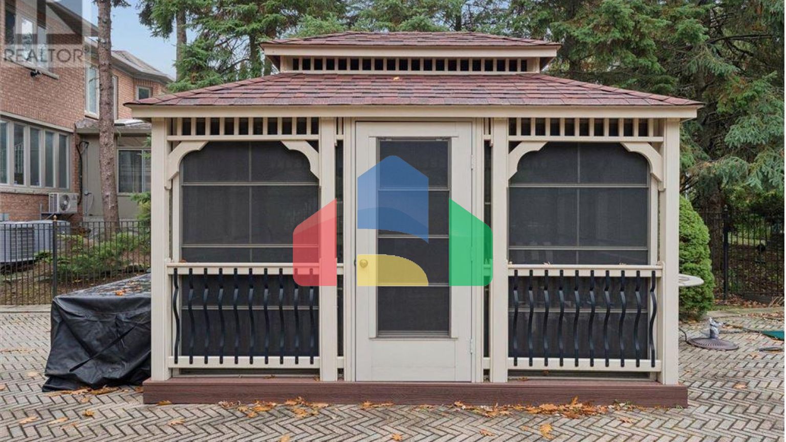 Residential - Single Family Home - Richmond Hill, Canada - Canada