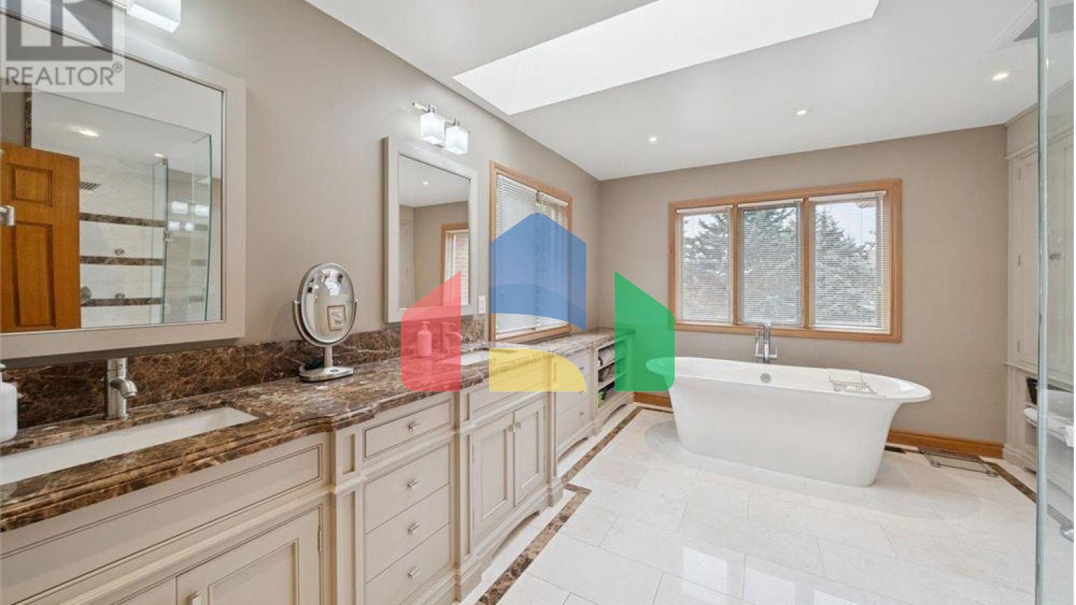 Residential - Single Family Home - Richmond Hill, Canada - Canada