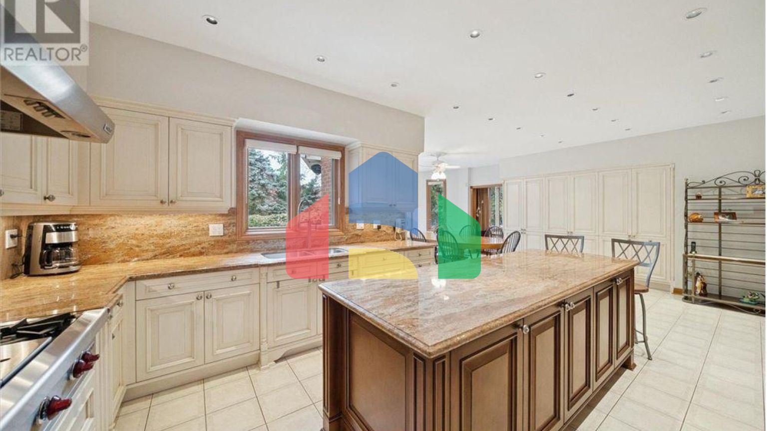 Residential - Single Family Home - Richmond Hill, Canada - Canada