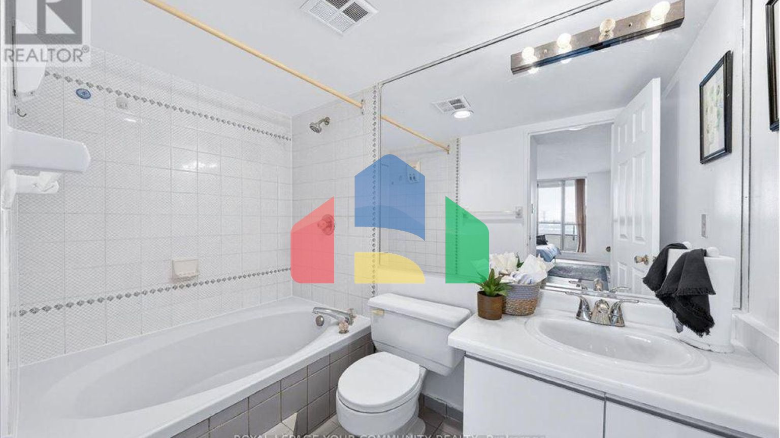 Residential - Condo/Apartment - Richmond Hill, Canada - Canada