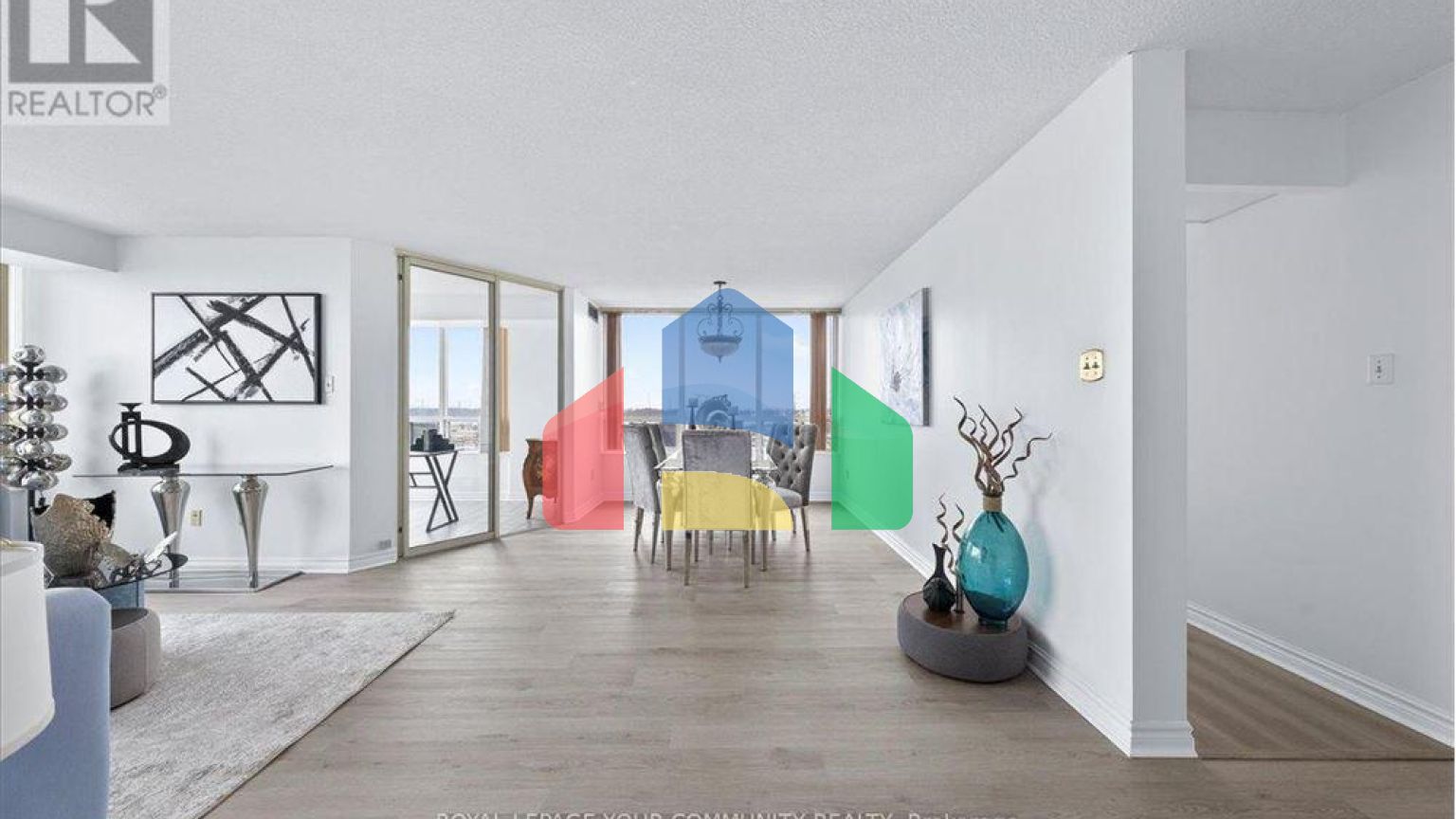 Residential - Condo/Apartment - Richmond Hill, Canada - Canada