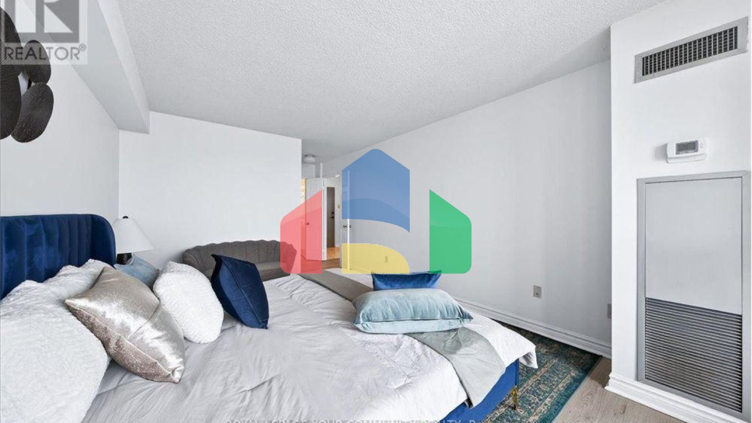 Residential - Condo/Apartment - Richmond Hill, Canada - Canada