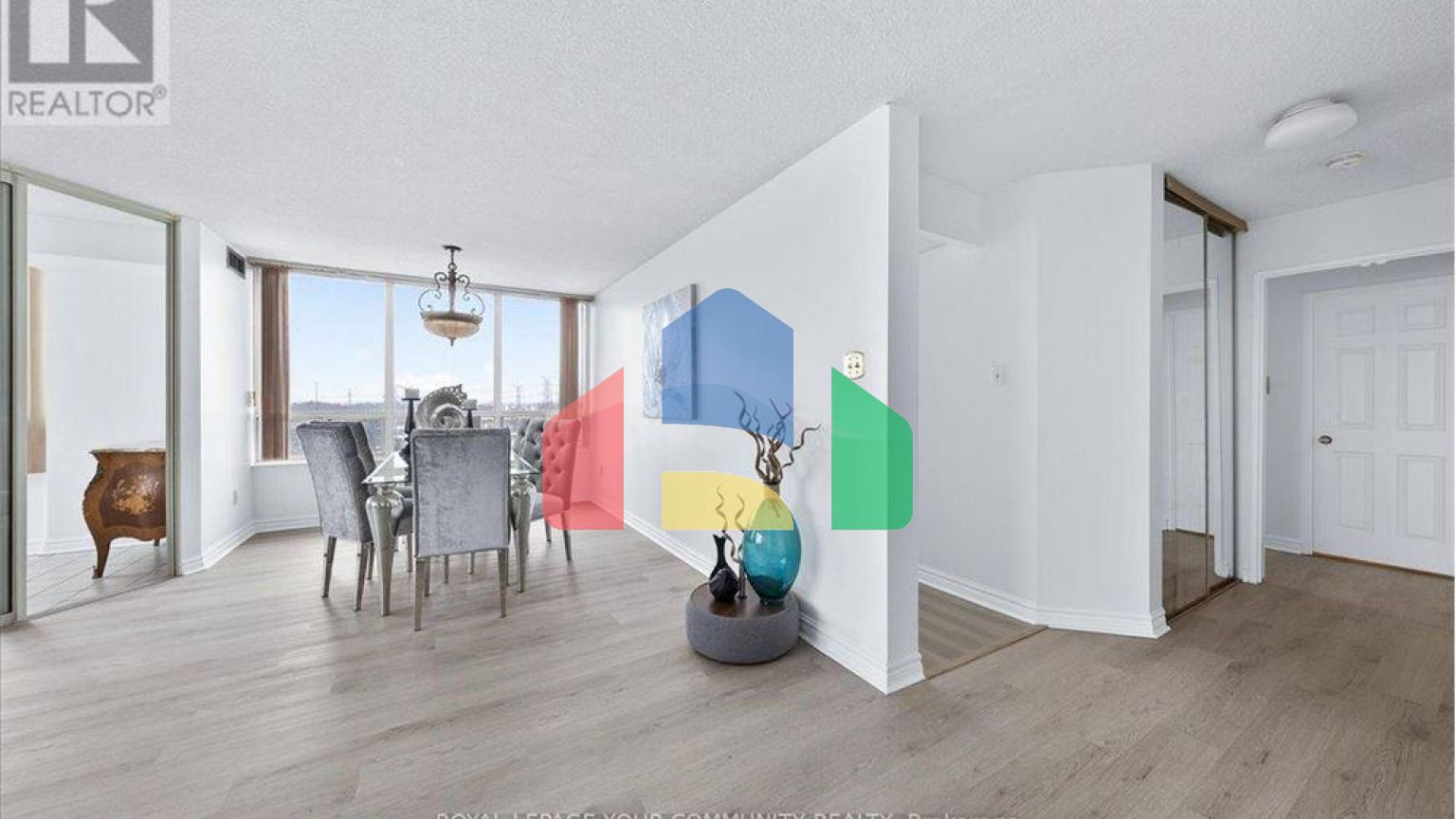 Residential - Condo/Apartment - Richmond Hill, Canada - Canada