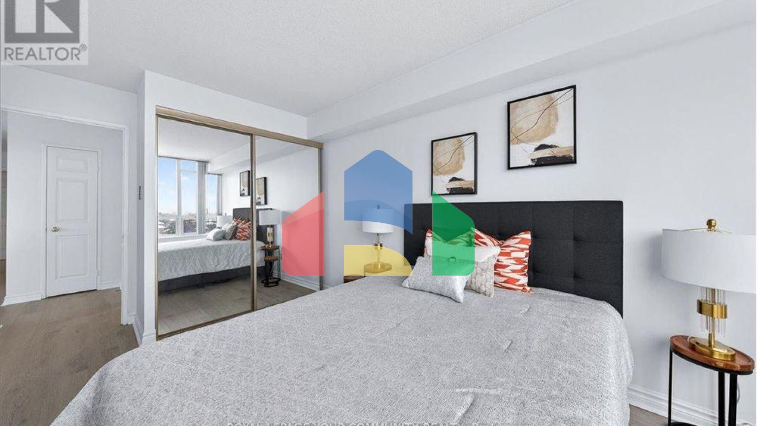 Residential - Condo/Apartment - Richmond Hill, Canada - Canada