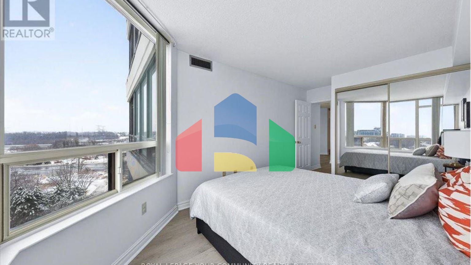 Residential - Condo/Apartment - Richmond Hill, Canada - Canada