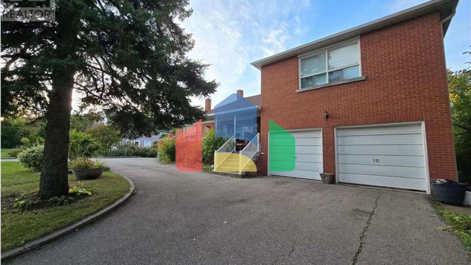 Residential - Single Family Home - Richmond Hill, Canada - Canada