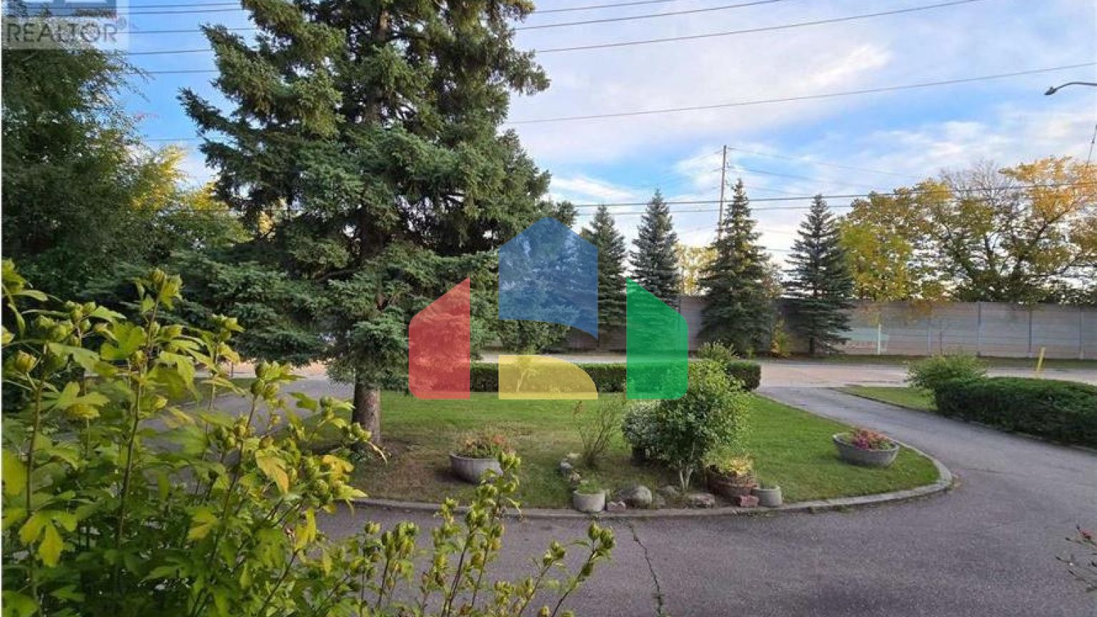 Residential - Single Family Home - Richmond Hill, Canada - Canada