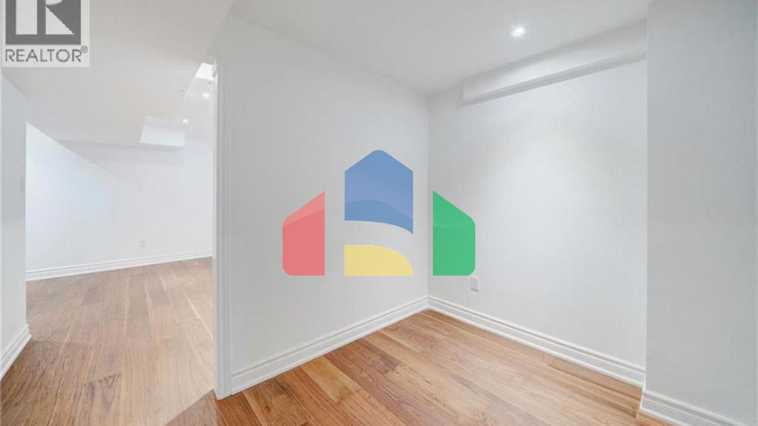 Residential - Single Family Home - Richmond Hill, Canada - Canada