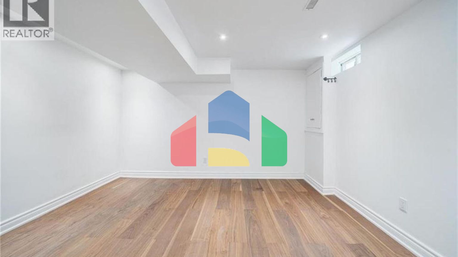 Residential - Single Family Home - Richmond Hill, Canada - Canada