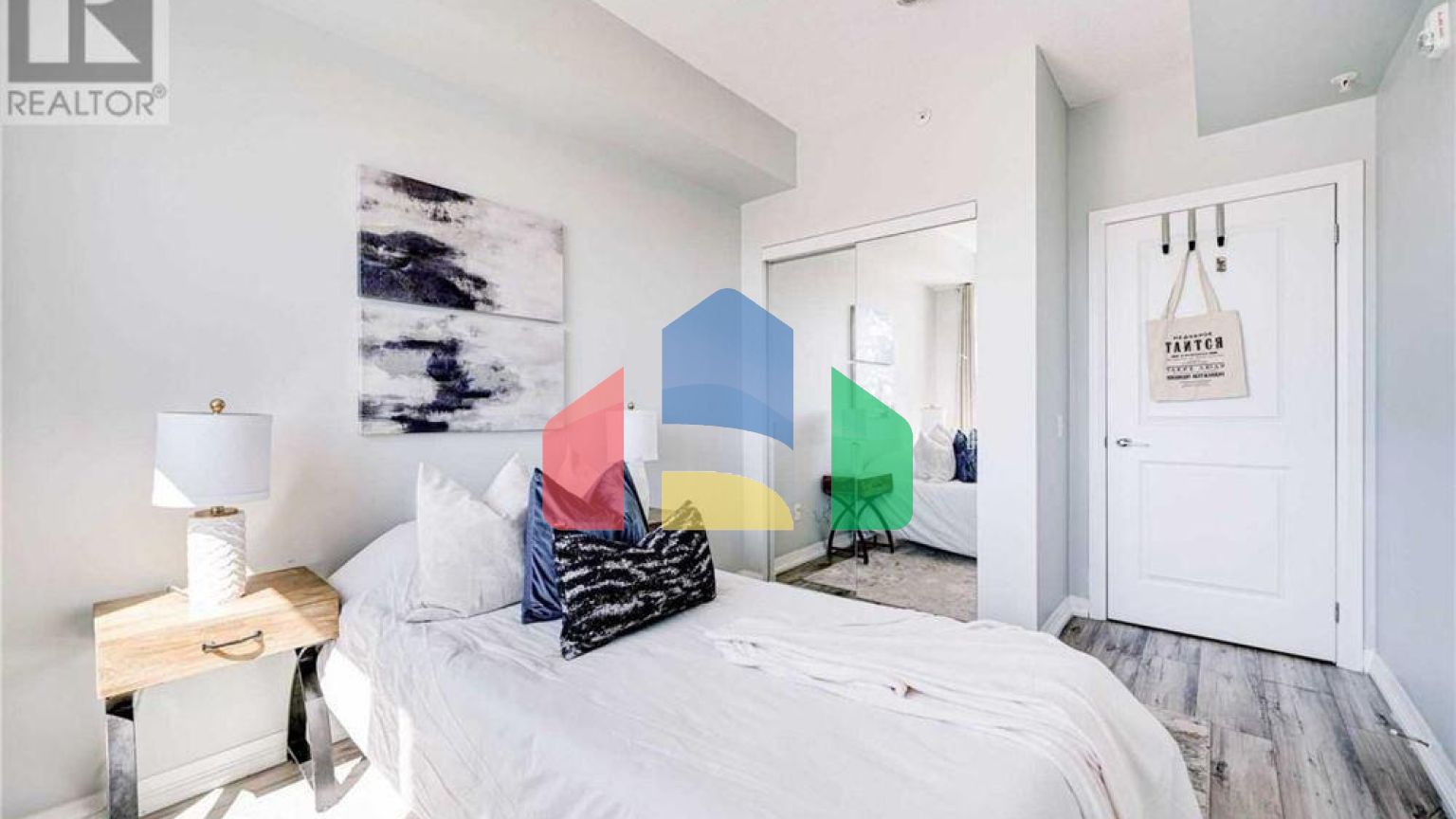 Residential - Condo/Apartment - Richmond Hill, Canada - Canada