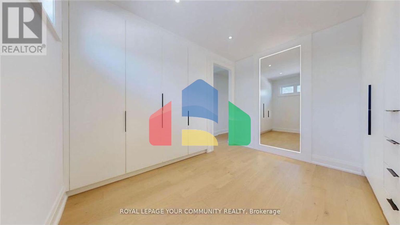 Residential - Single Family Home - Richmond Hill, Canada - Canada