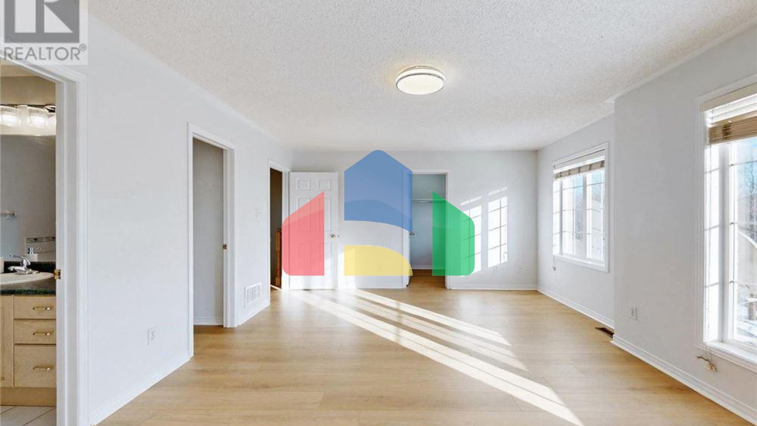 Residential - Single Family Home - Richmond Hill, Canada - Canada