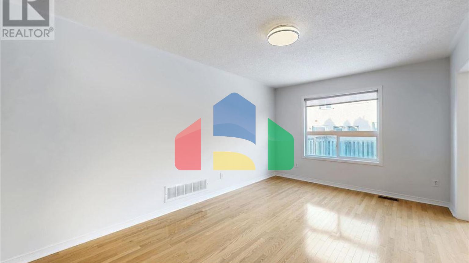 Residential - Single Family Home - Richmond Hill, Canada - Canada