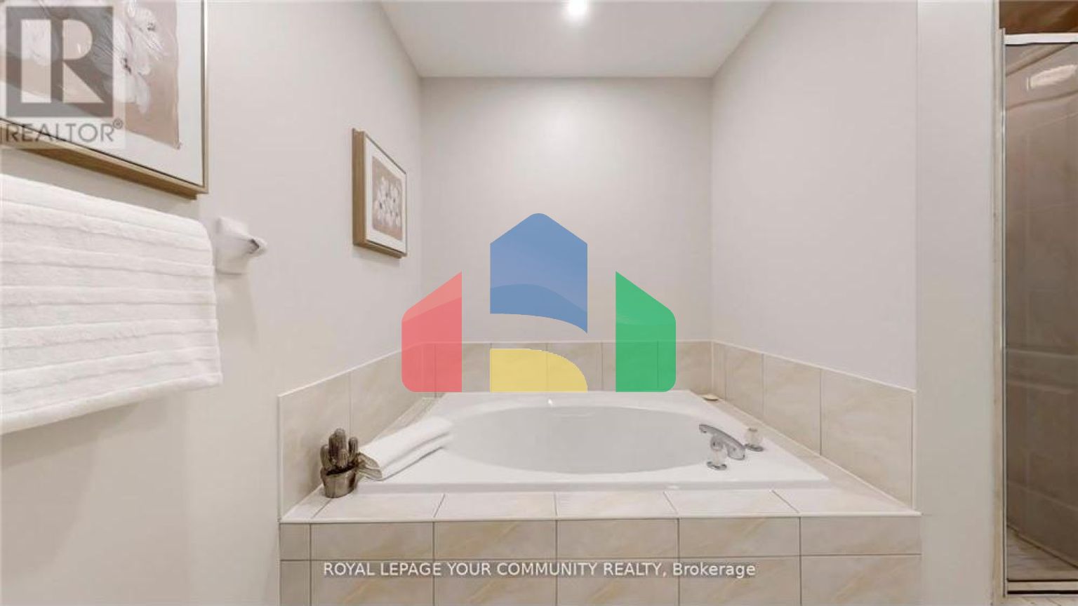 Residential - Condo/Apartment - Richmond Hill, Canada - Canada