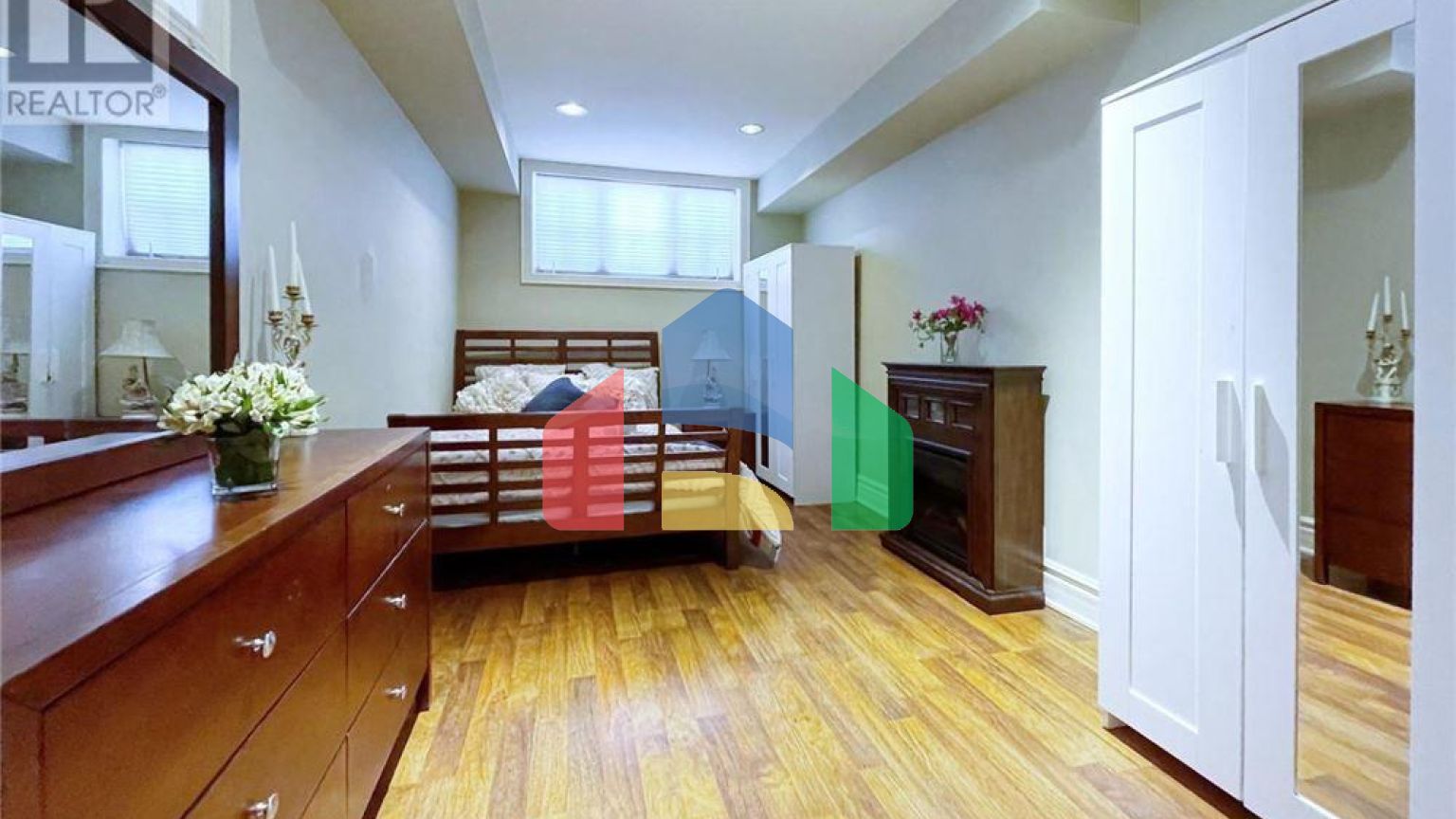 Residential - Single Family Home - Richmond Hill, Canada - Canada