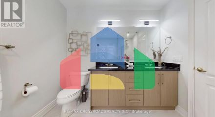 Residential - Single Family Home - Richmond Hill, Canada - Canada