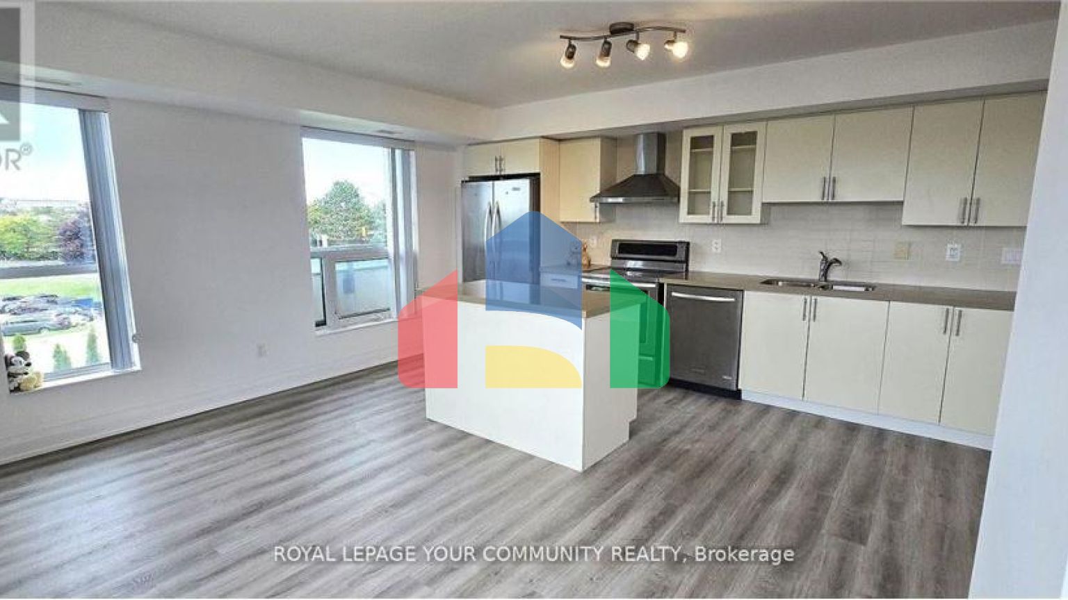 Residential - Single Family Home - Richmond Hill, Canada - Canada