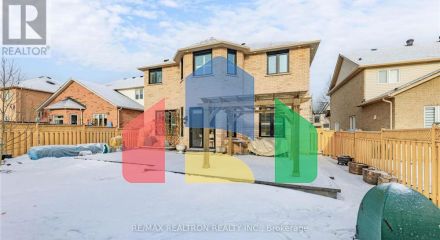 Residential - Single Family Home - Richmond Hill, Canada - Canada