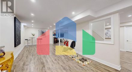 Residential - Single Family Home - Richmond Hill, Canada - Canada