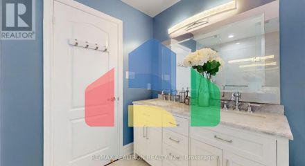 Residential - Single Family Home - Richmond Hill, Canada - Canada