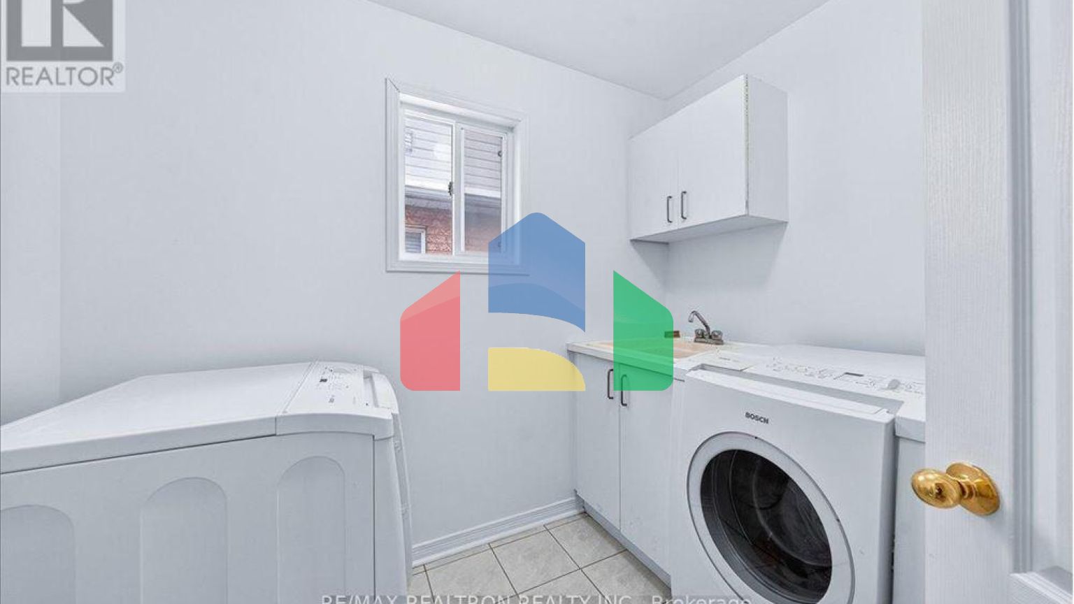 Residential - Single Family Home - Richmond Hill, Canada - Canada