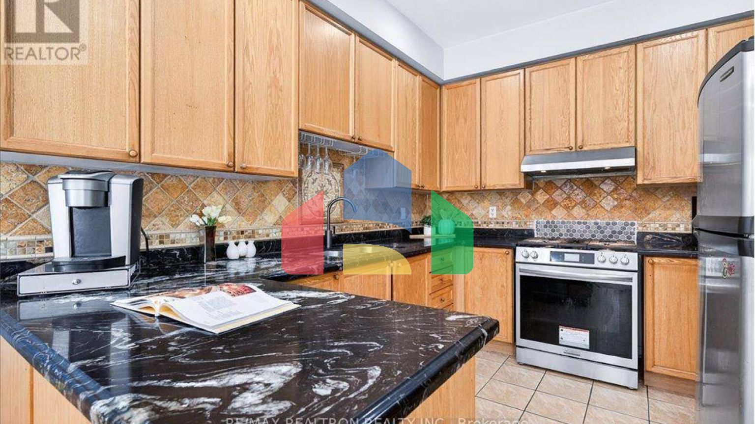 Residential - Single Family Home - Richmond Hill, Canada - Canada