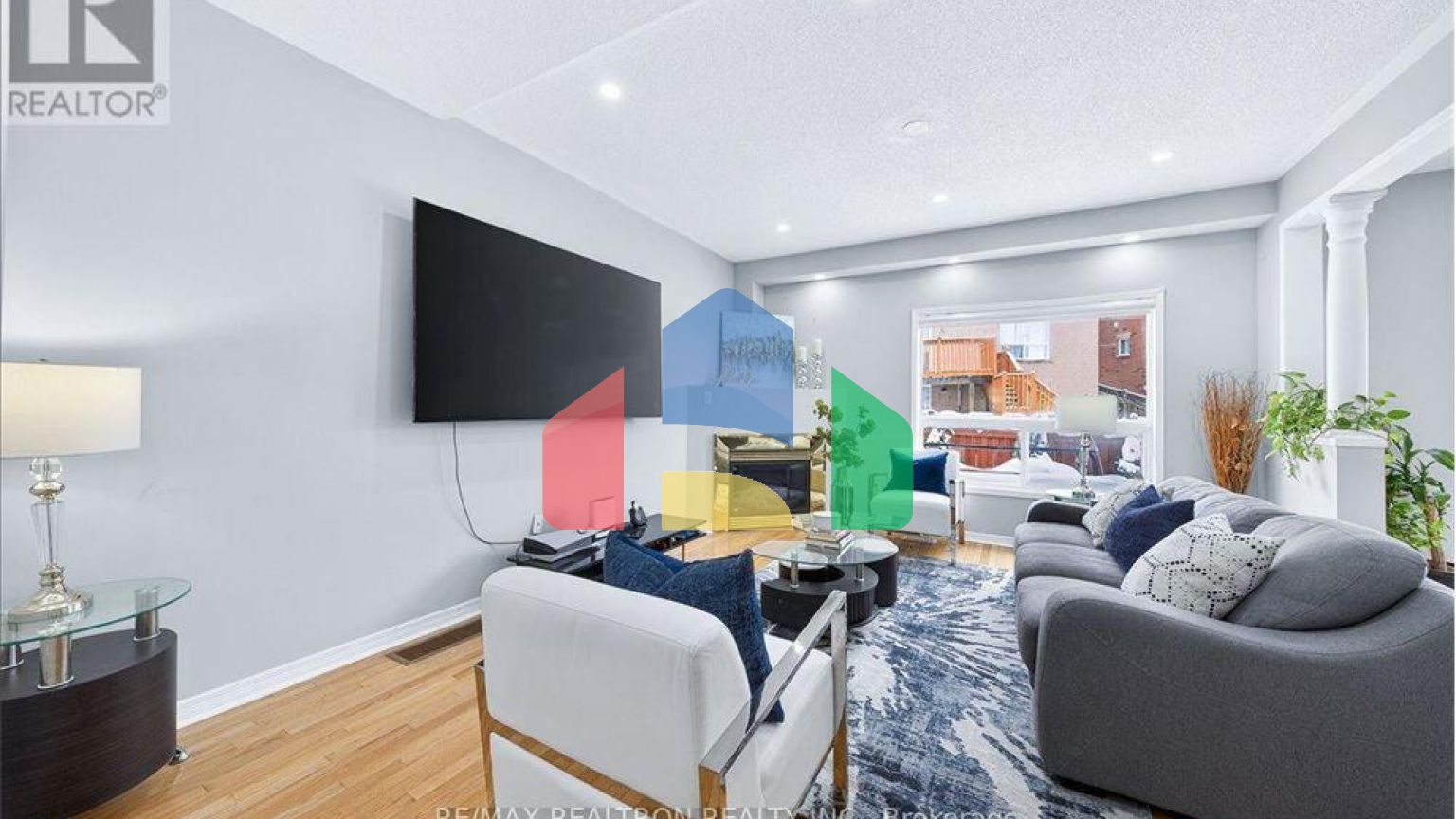 Residential - Single Family Home - Richmond Hill, Canada - Canada