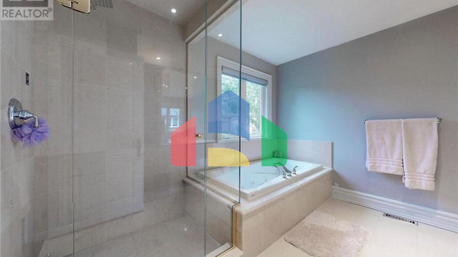 Residential - Single Family Home - Richmond Hill, Canada - Canada