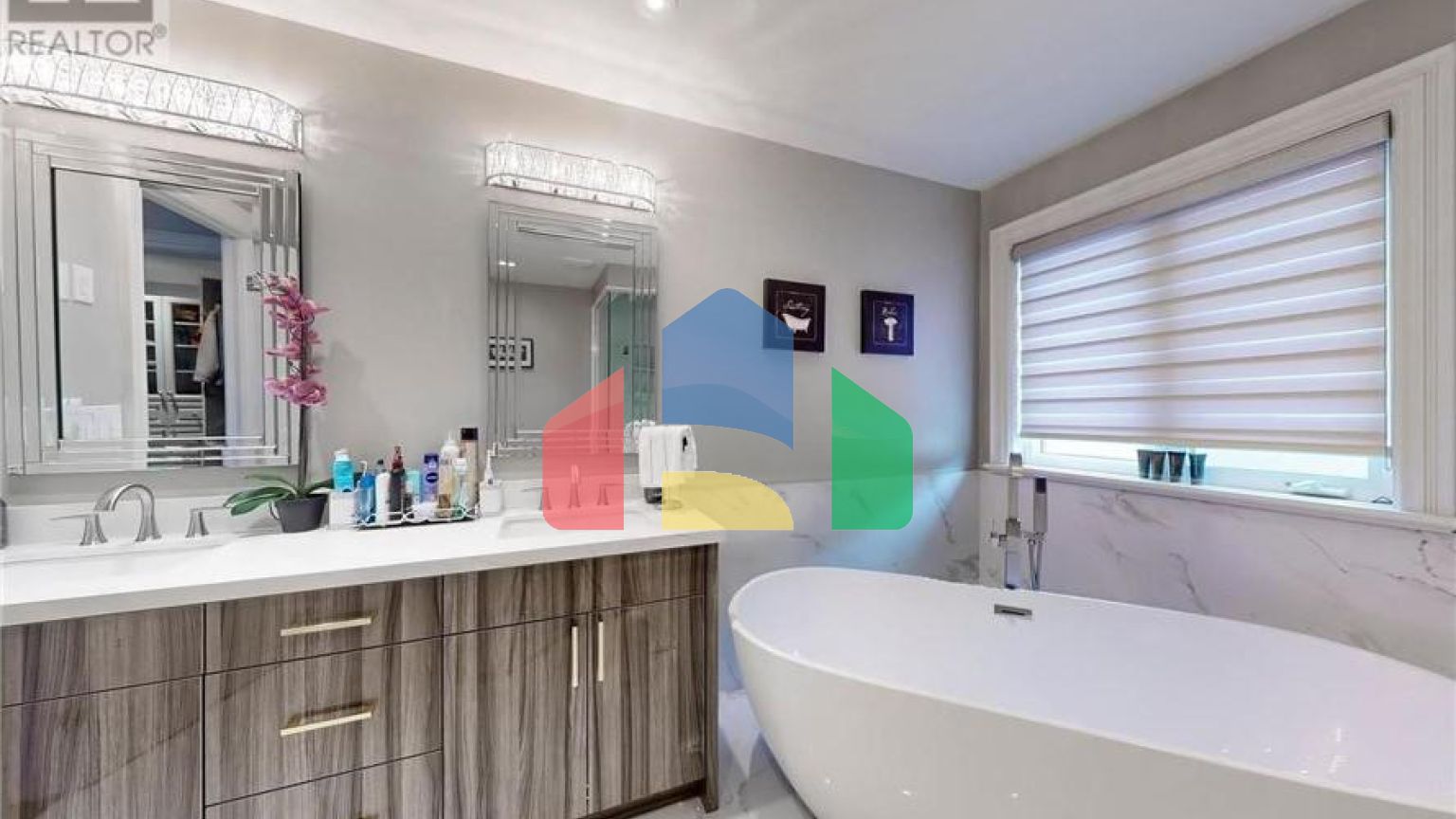 Residential - Single Family Home - Richmond Hill, Canada - Canada