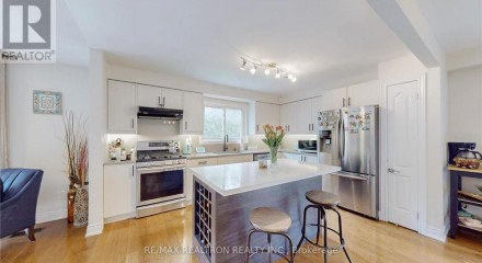 Residential - Single Family Home - Richmond Hill, Canada - Canada