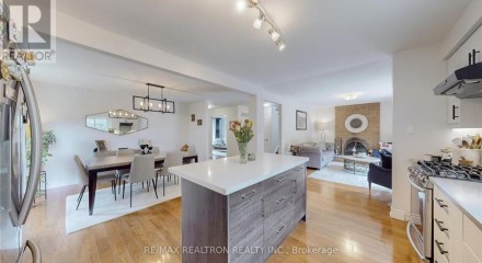Residential - Single Family Home - Richmond Hill, Canada - Canada