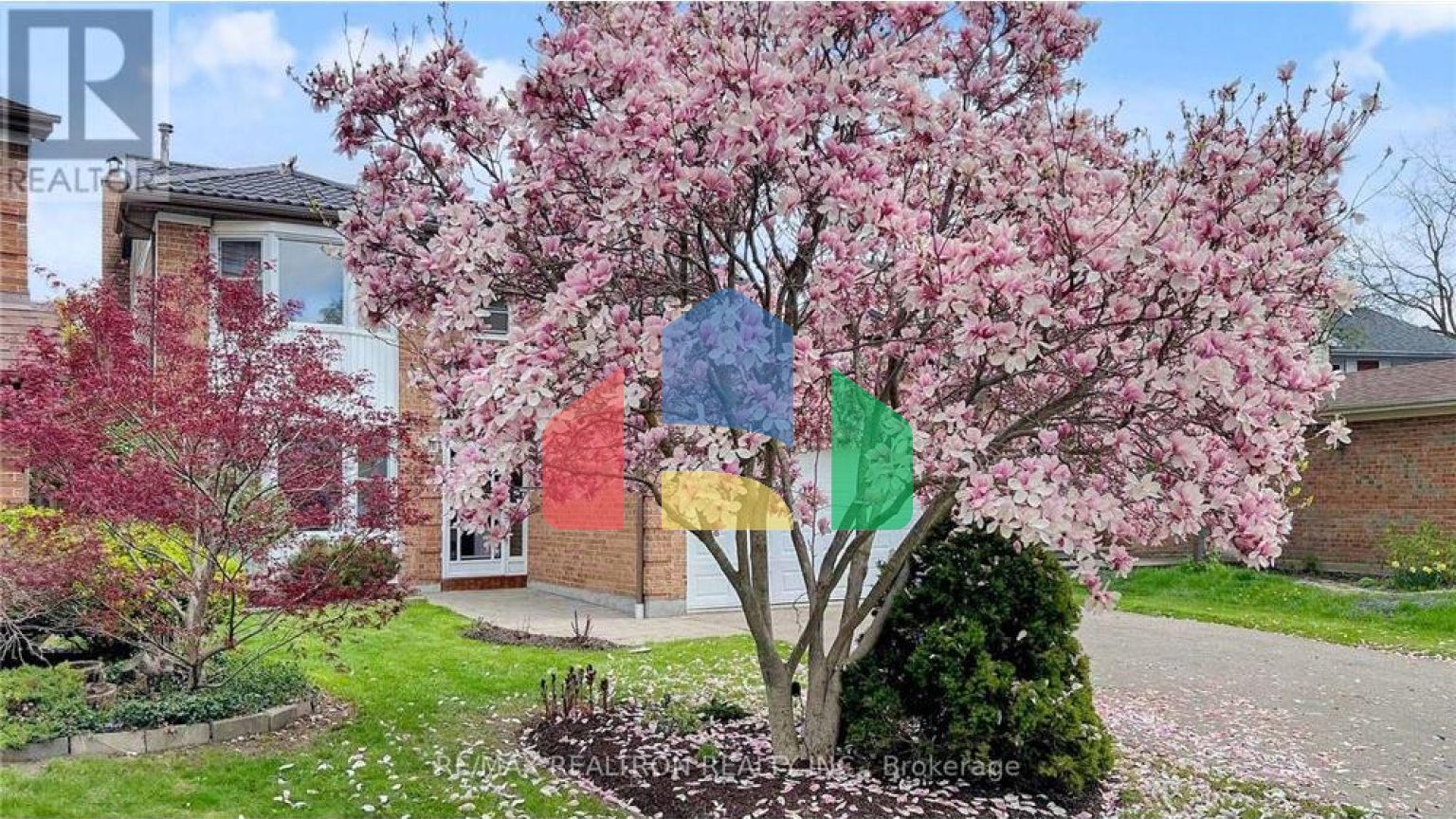 Residential - Single Family Home - Richmond Hill, Canada - Canada